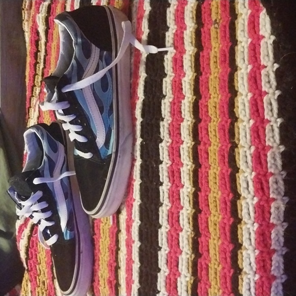 Vans - Picture 2 of 4